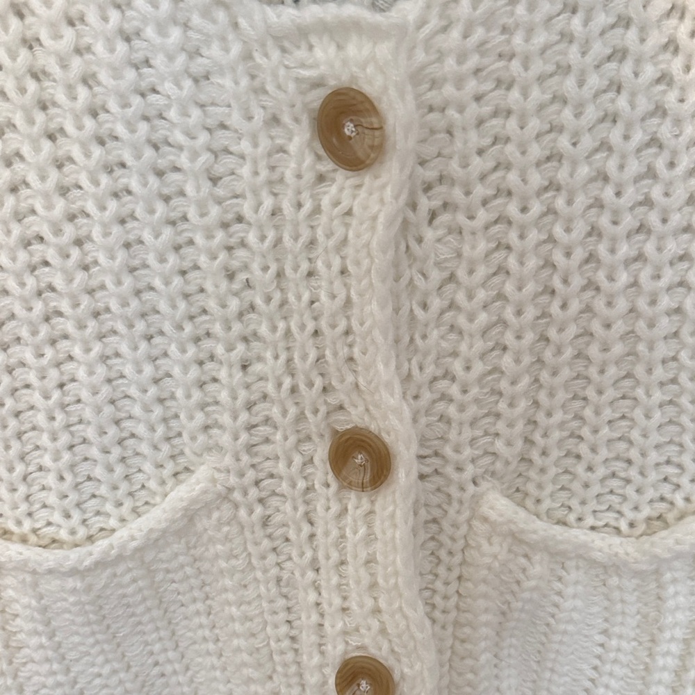 Elegant Cream Knit Cardigan Vest - Picture 2 of 2